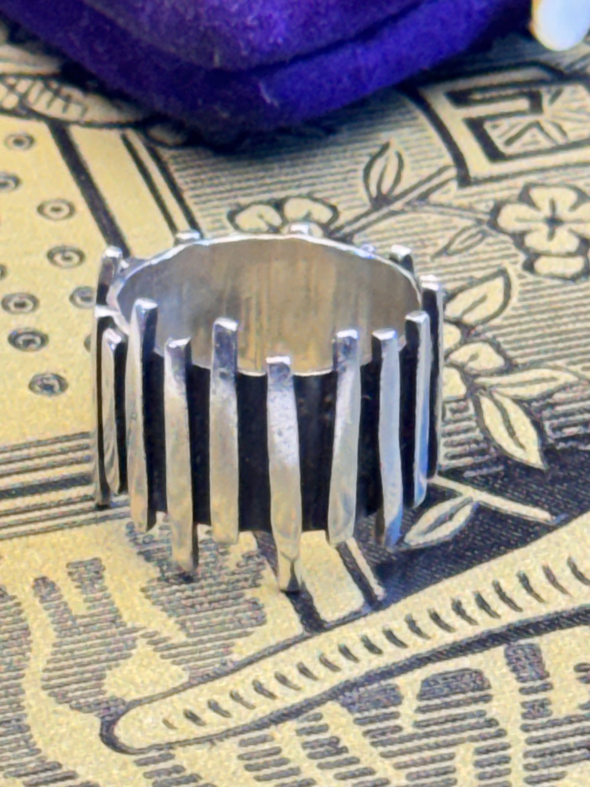 Silver Artisan Ring Modernist Sculptural Raised Bar Wide Band Size 7.5