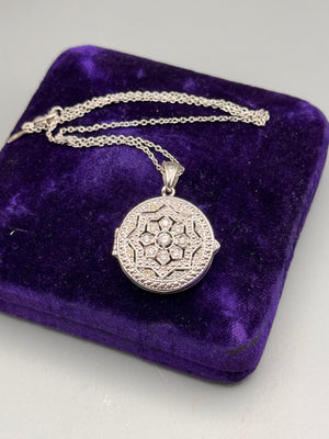 Vintage Avon Silver-tone Locket Filigree Rhinestone Necklace 16” 1” Locket