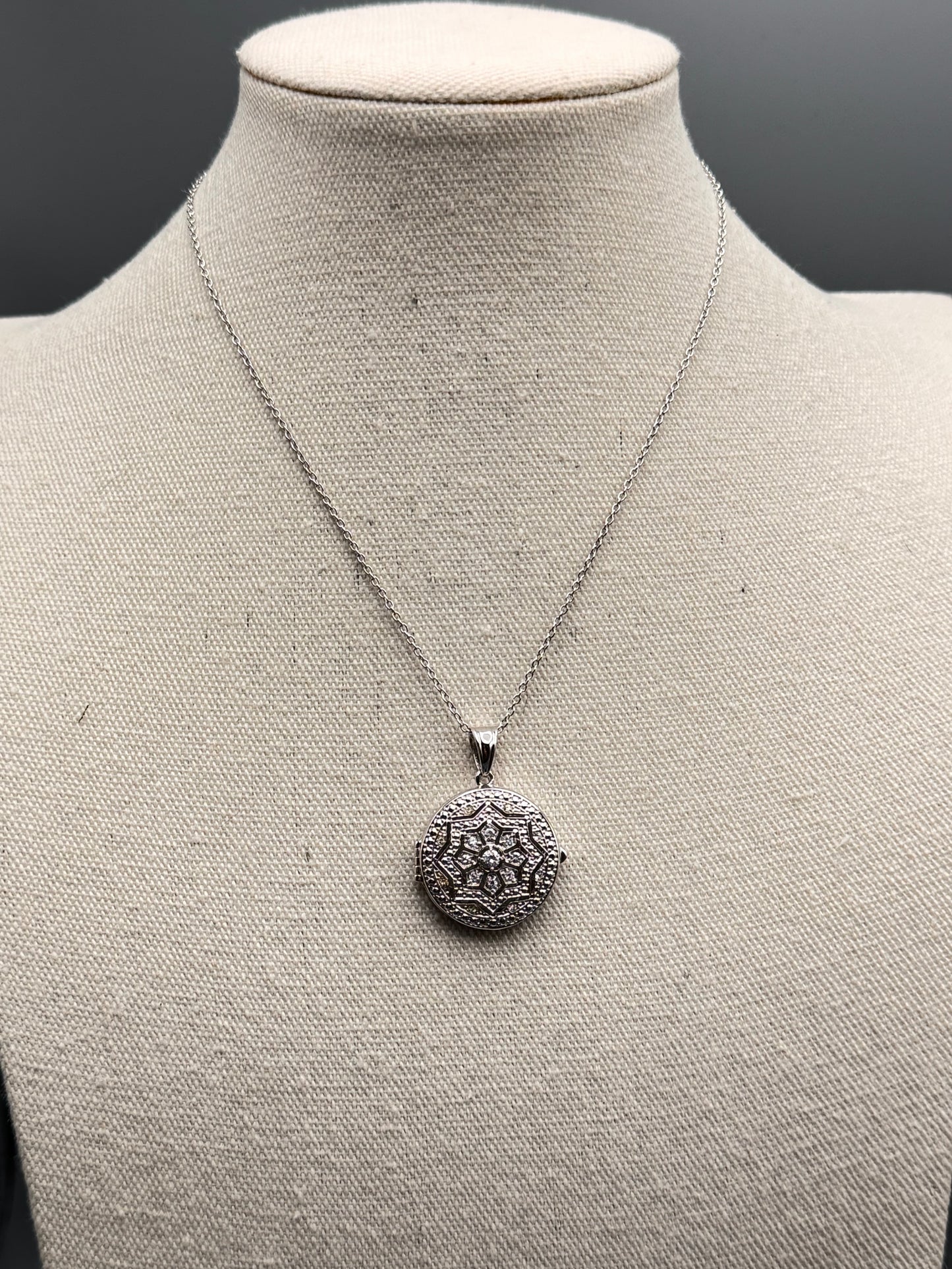 Vintage Avon Silver-tone Locket Filigree Rhinestone Necklace 16” 1” Locket