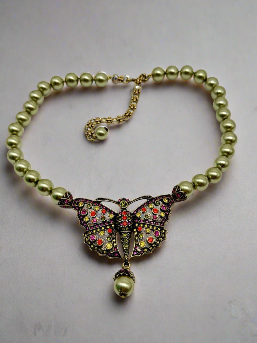 HEIDI DAUS Butterfly Crystals Green FAUX Pearls Necklace Estate Find BEAUTIFUL