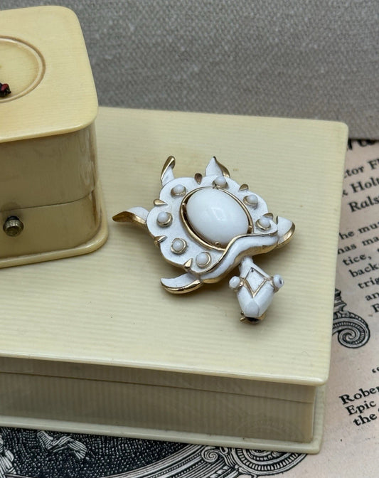 Crown Trifari White Turtle Brooch Goldtone Enamel Milk Glass Eyes Replaced‼️