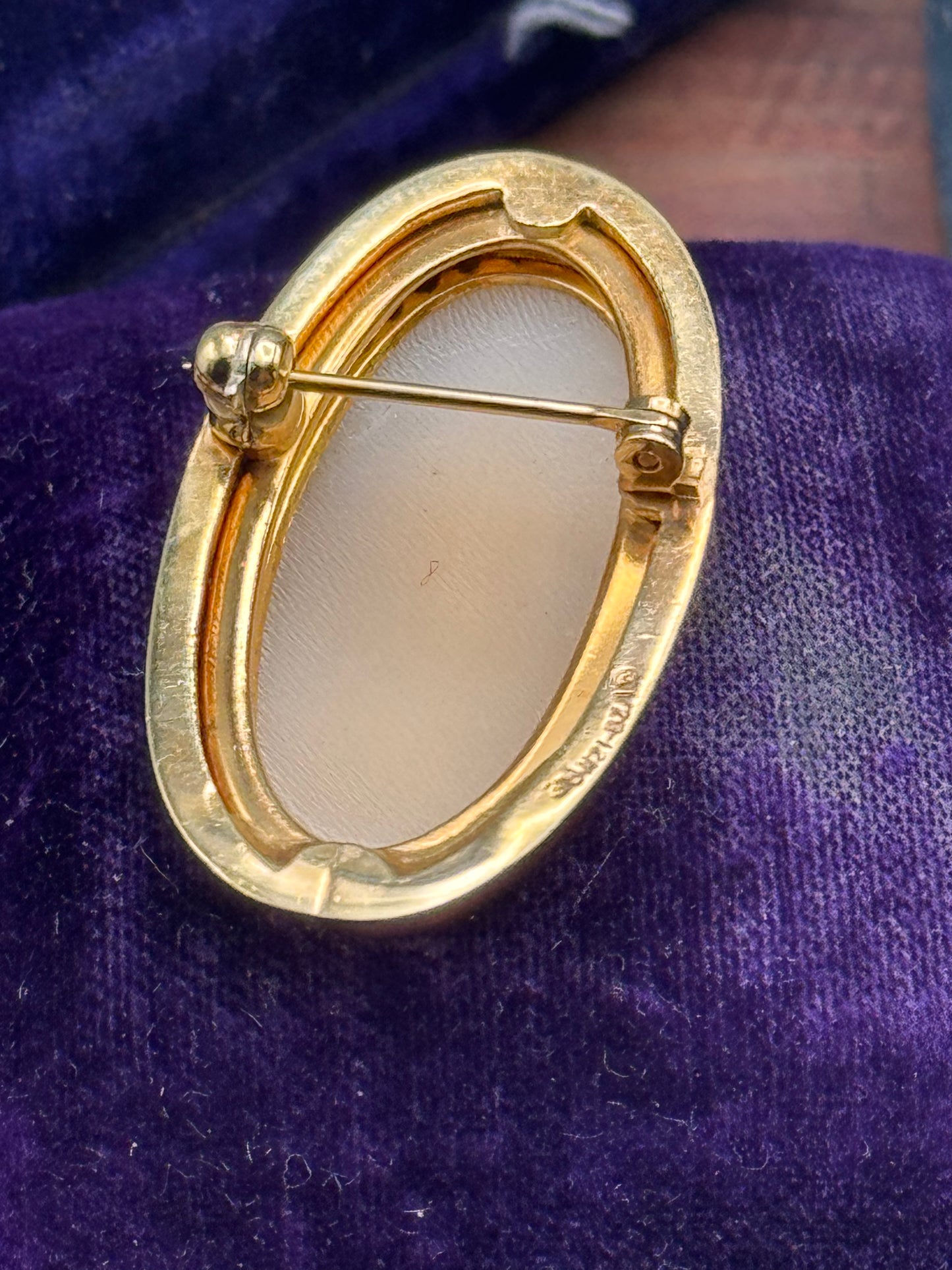 Vintage Gold Filled Carved Shell Cameo Brooch Oval Portrait 1 3/8”