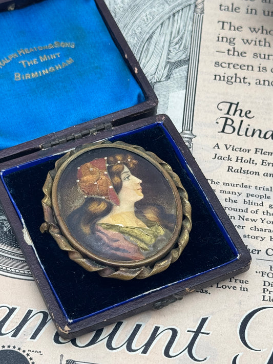 French Style ANTIQUE Renaissance Style Portrait Brooch Metal Frame AS IS‼️