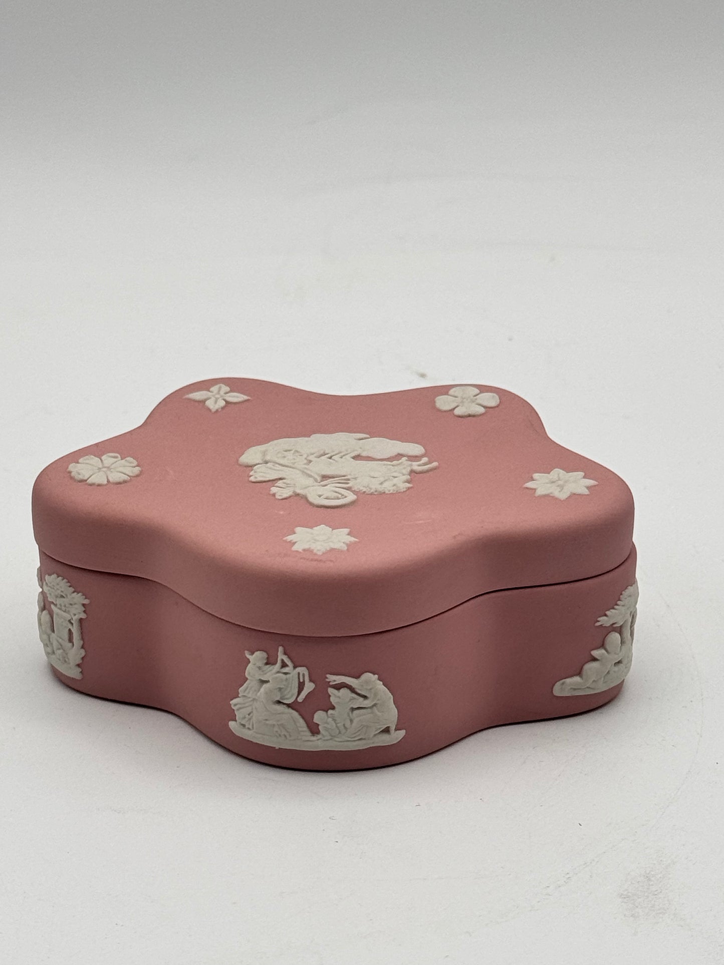 Wedgwood Pink Jasperware Cherub Trinket Box Quatrefoil Shape Made In England Highly Collectible Color