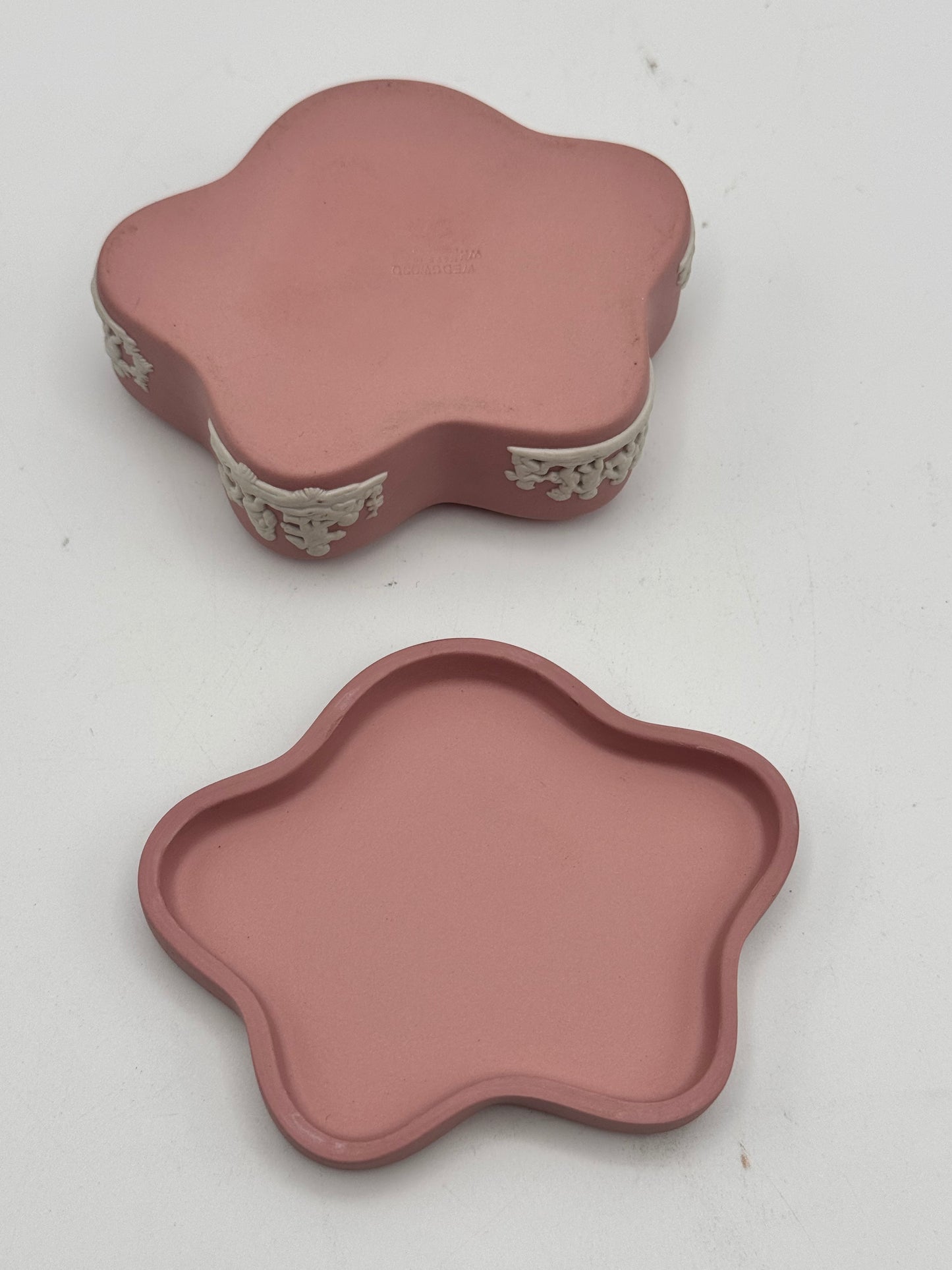 Wedgwood Pink Jasperware Cherub Trinket Box Quatrefoil Shape Made In England Highly Collectible Color