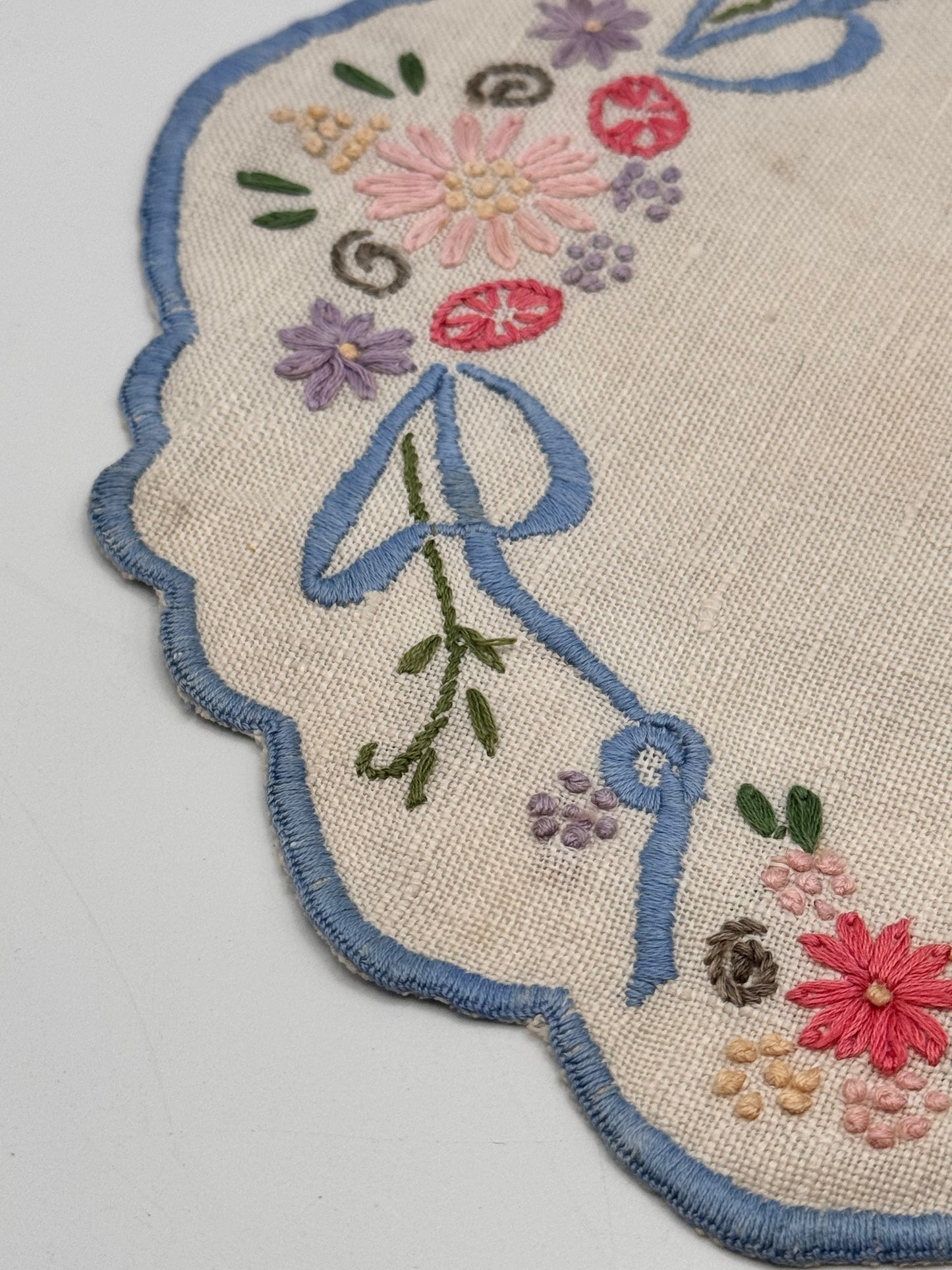 Vintage Hand Embroidered Doily Floral Blue Ribbon Bows Scalloped Edge 10.25”