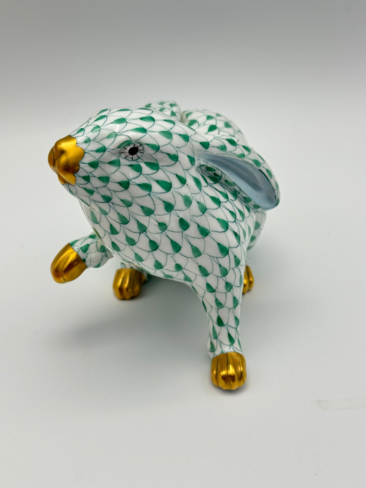 Vintage Herend GREEN Bunny Fishnet Figurine With Gold Detail Circa 4.25”h ESTATE FIND