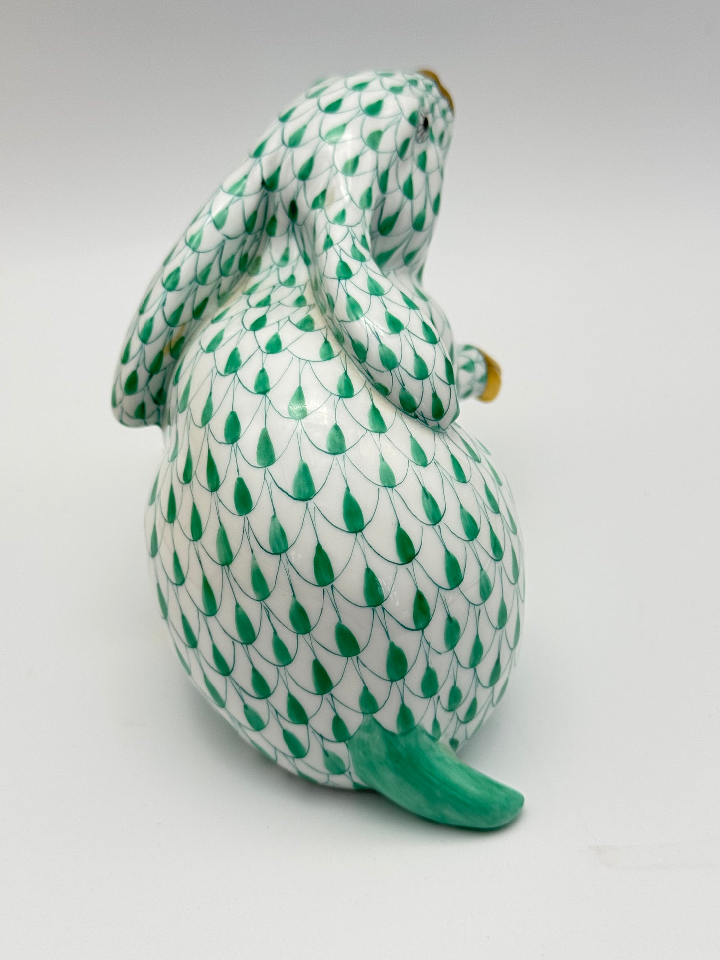 Vintage Herend GREEN Bunny Fishnet Figurine With Gold Detail Circa 4.25”h ESTATE FIND