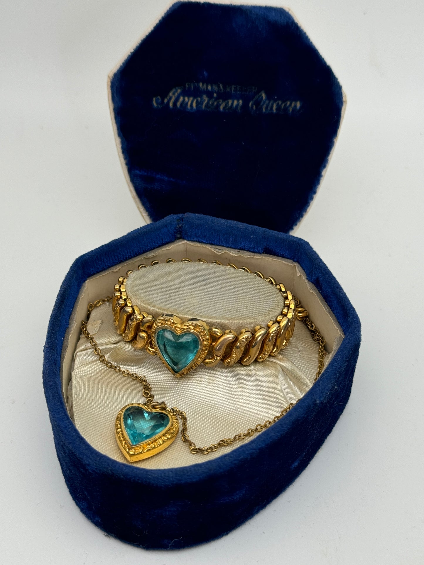 Vintage AMERICAN QUEEN Pitman & Keeler Sweetheart Bracelet Necklace Blue Heart CASE