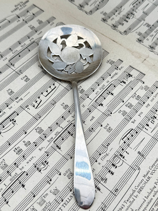 Vintage Silver Plate Tomato “Cranberry” Server International Silver Co. Original Rogers