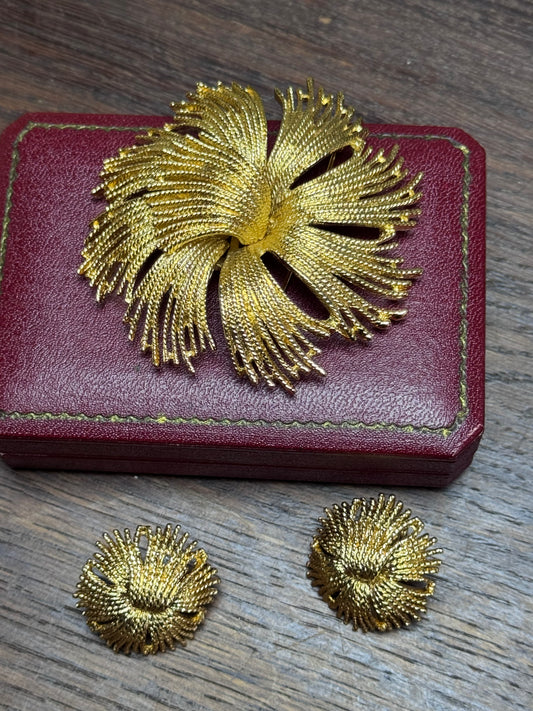Signed Monet Cordelia Set Brooch & Earrings Goldtone Textured Demi Parure