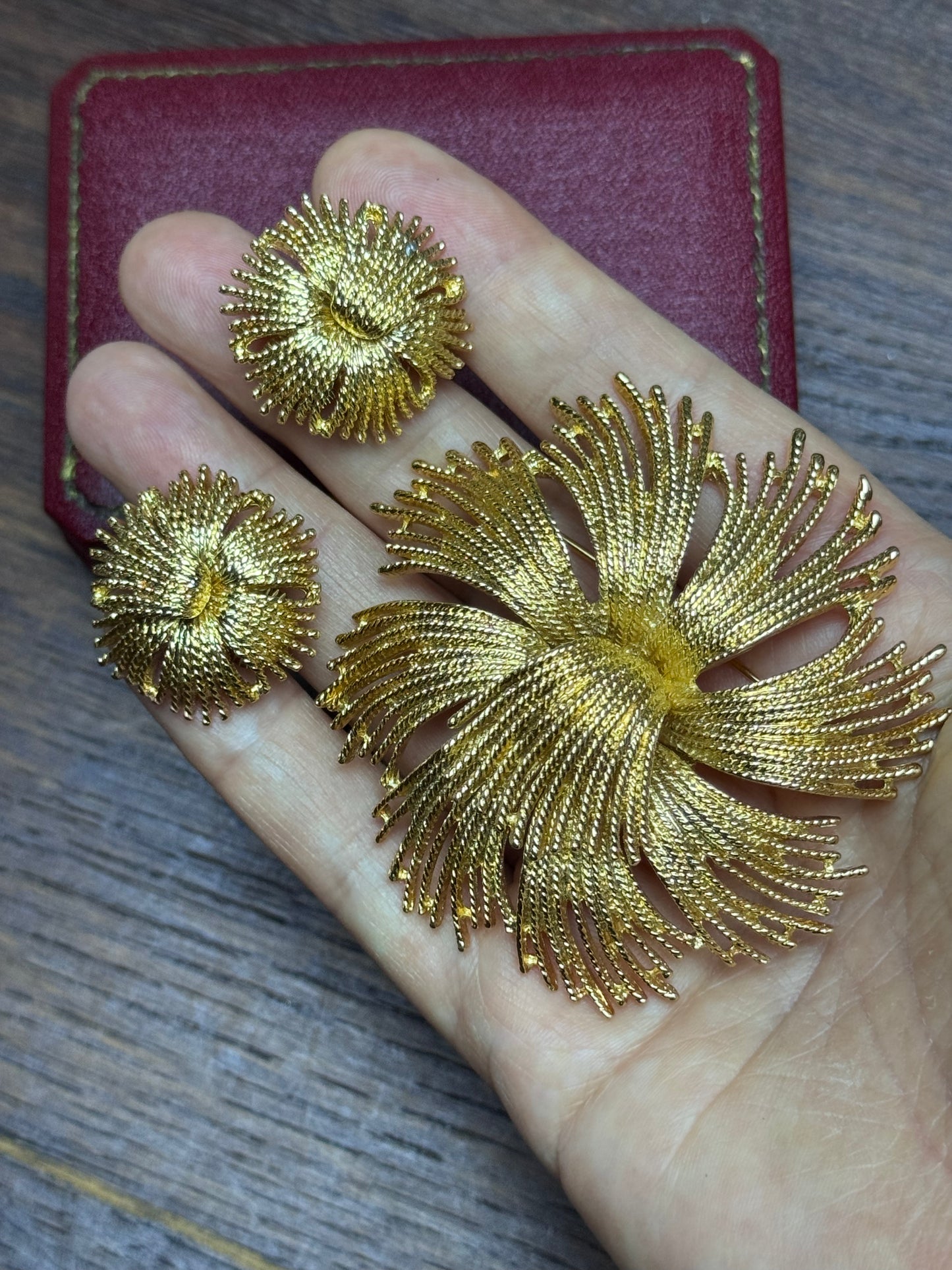 Signed Monet Cordelia Set Brooch & Earrings Goldtone Textured Demi Parure