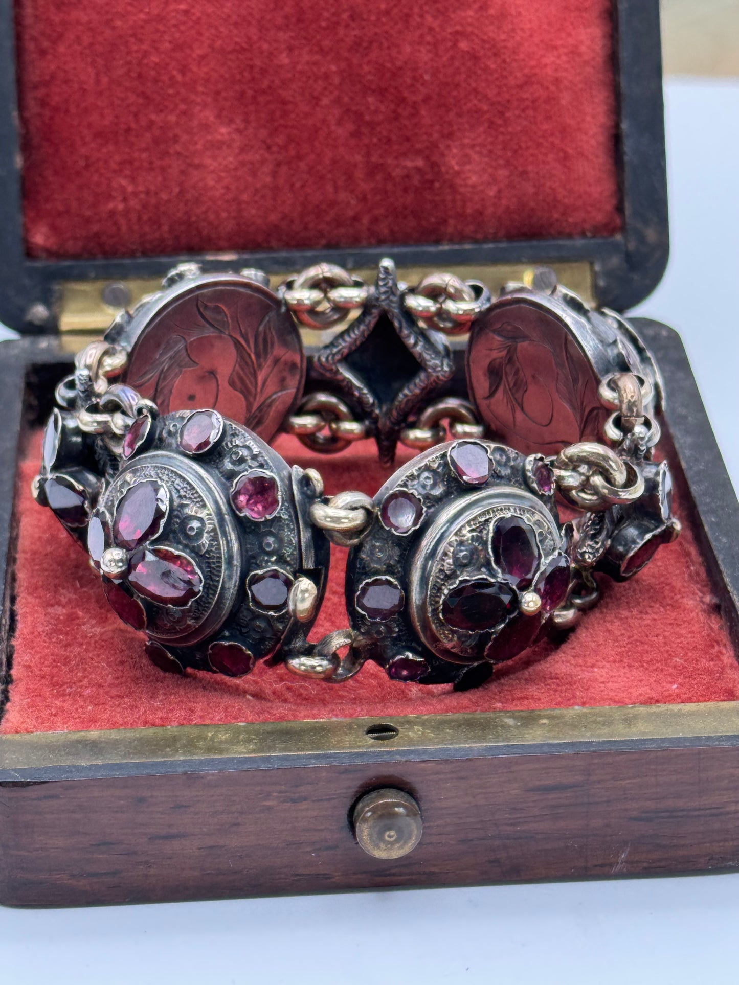 ANTIQUE GEORGIAN Repoussé Bracelet in Silver with Table Cut Garnets