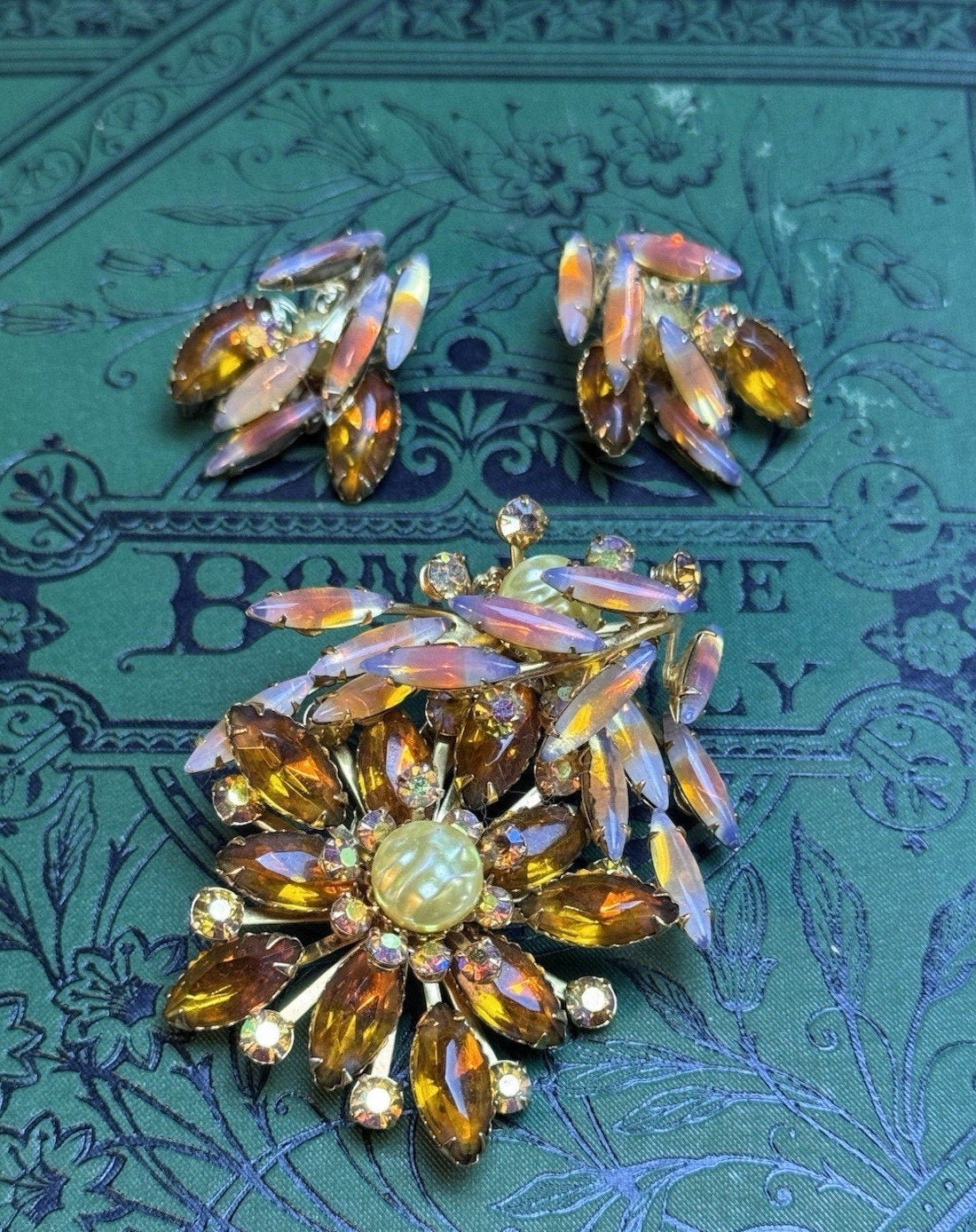 Beau Jewels Vintage Rhinestone Brooch & Earring Set