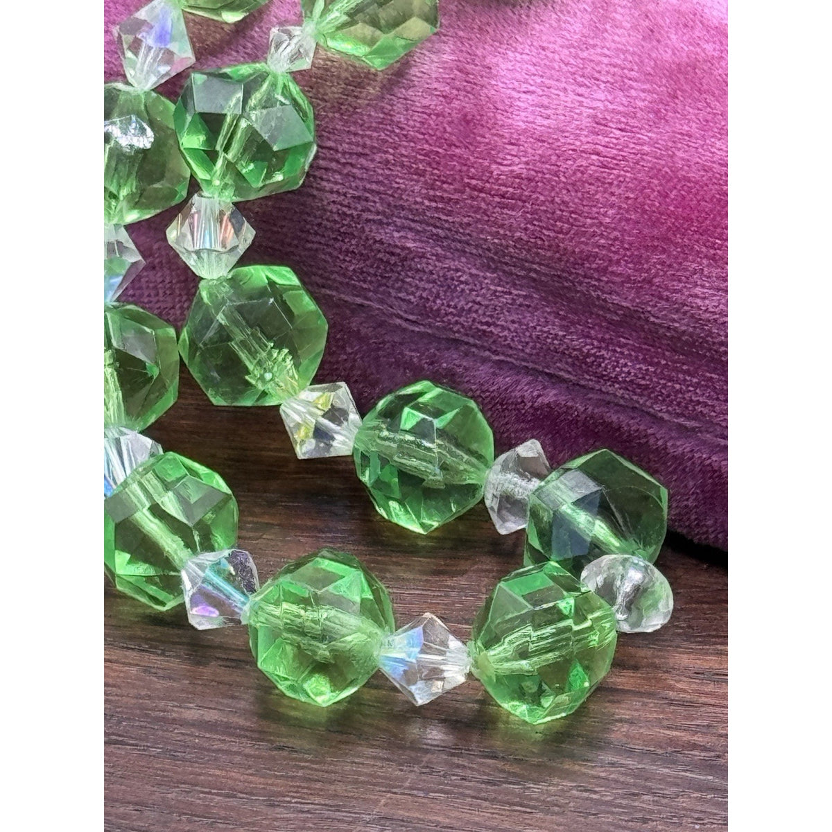 Vintage Green Lucite Bead Necklace Graduated Faceted Clear Spacers 21”