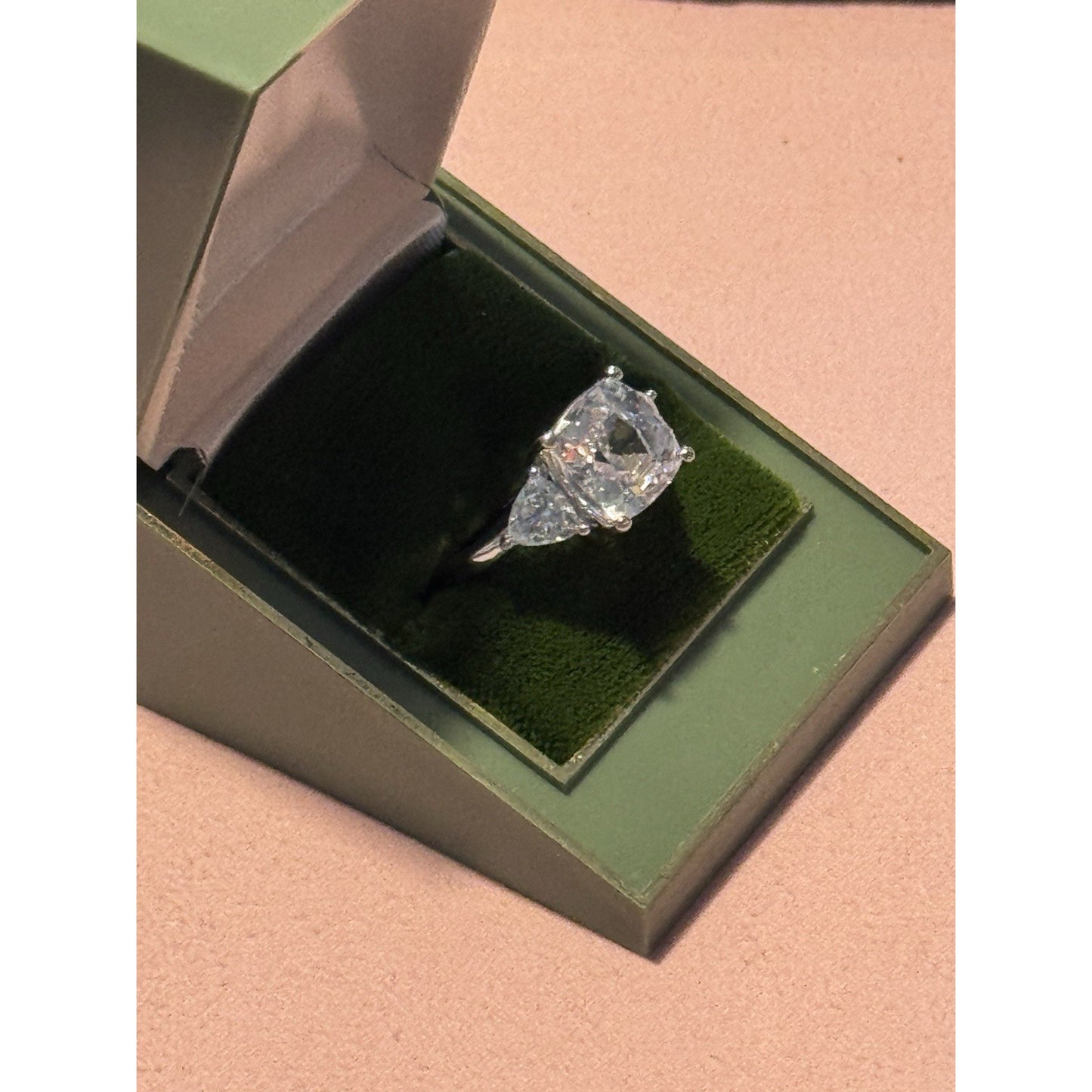 Cubic Zirconia 925 Sterling Silver Ring Size 8 VIETNAM - ESTATE FIND