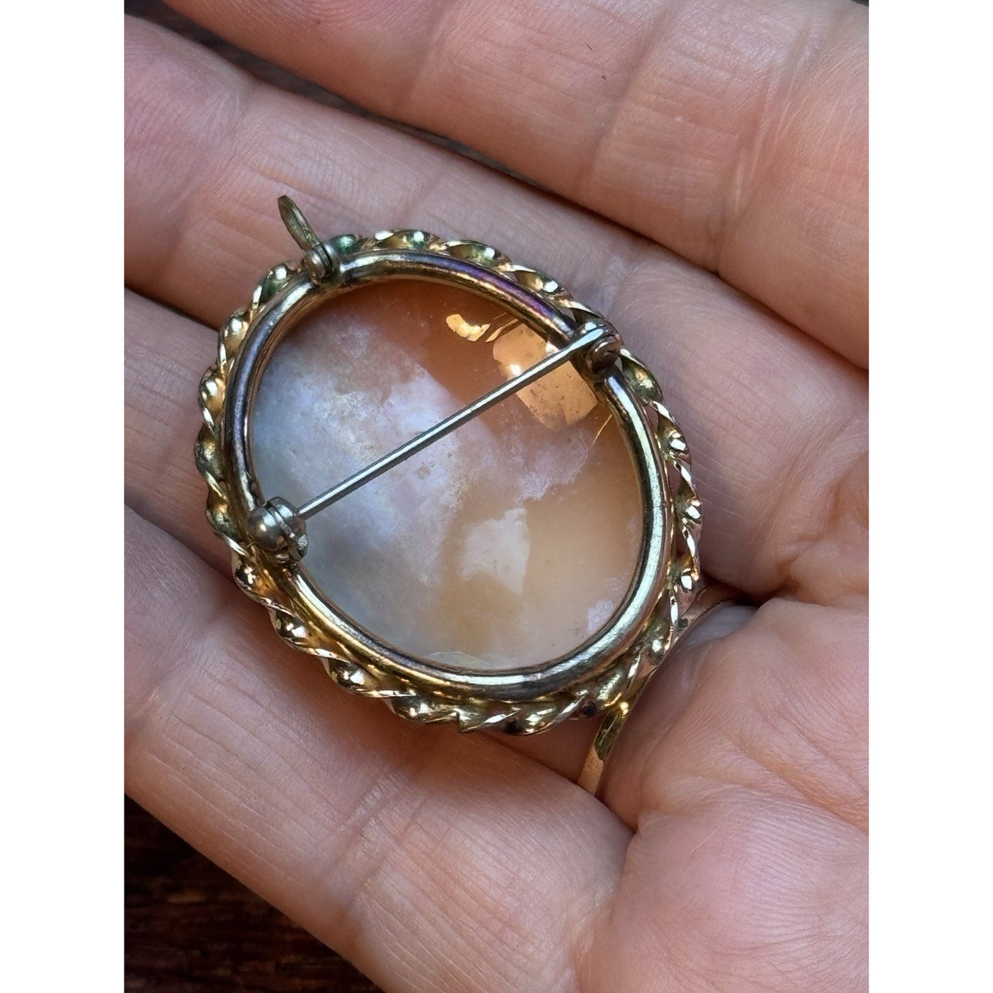 Vintage 12K Gold-Filled Left Facing Carved Shell Cameo Brooch Pendant