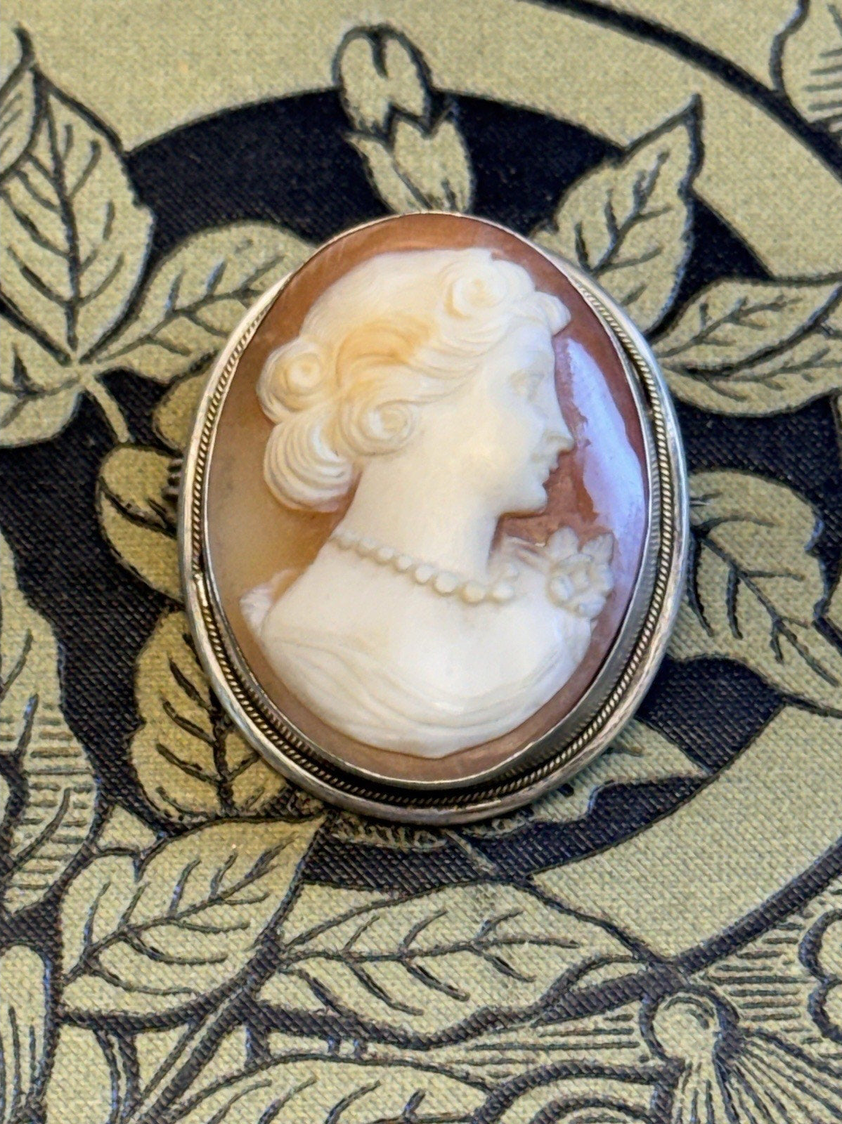 Cameo Brooch Pendant 800 Silver Finely Carved Shell Portrait Vintage 1.25” x 1”