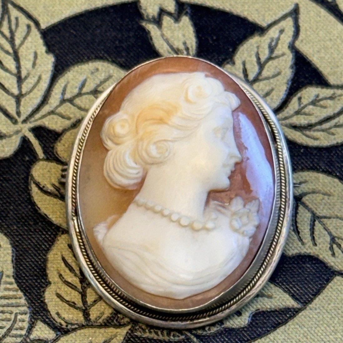 Cameo Brooch Pendant 800 Silver Finely Carved Shell Portrait Vintage 1.25” x 1”