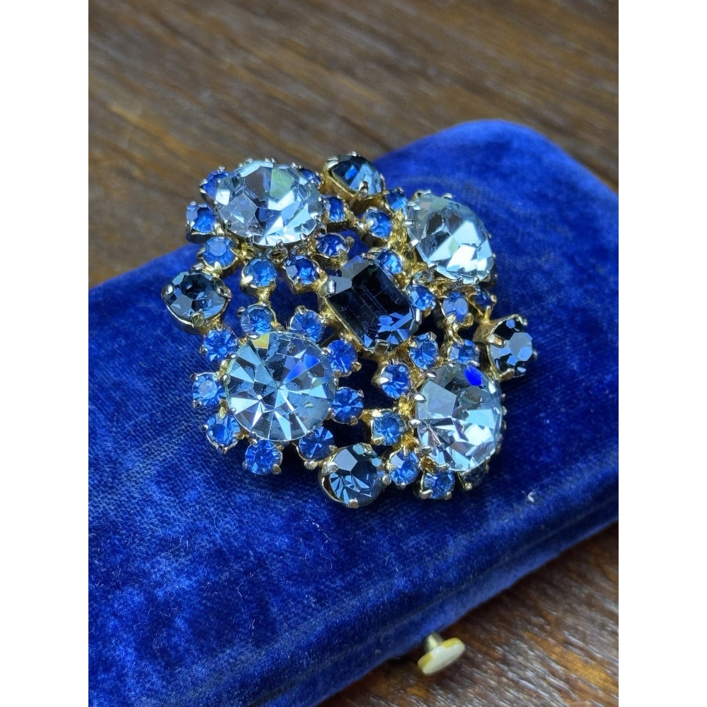 Vintage Blue Brooch Rhinestone Cluster Goldtone Sapphire Light Blue Pin 1.75”