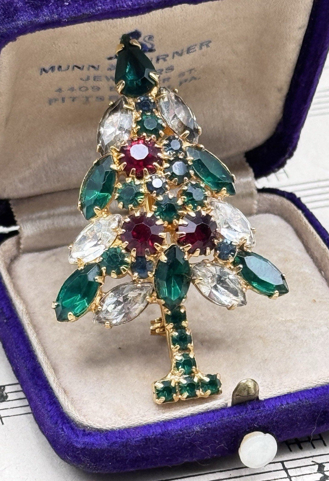 Vintage Christmas Tree Brooch Goldtone Red Green Clear Rhinestone Pin 2” Holiday