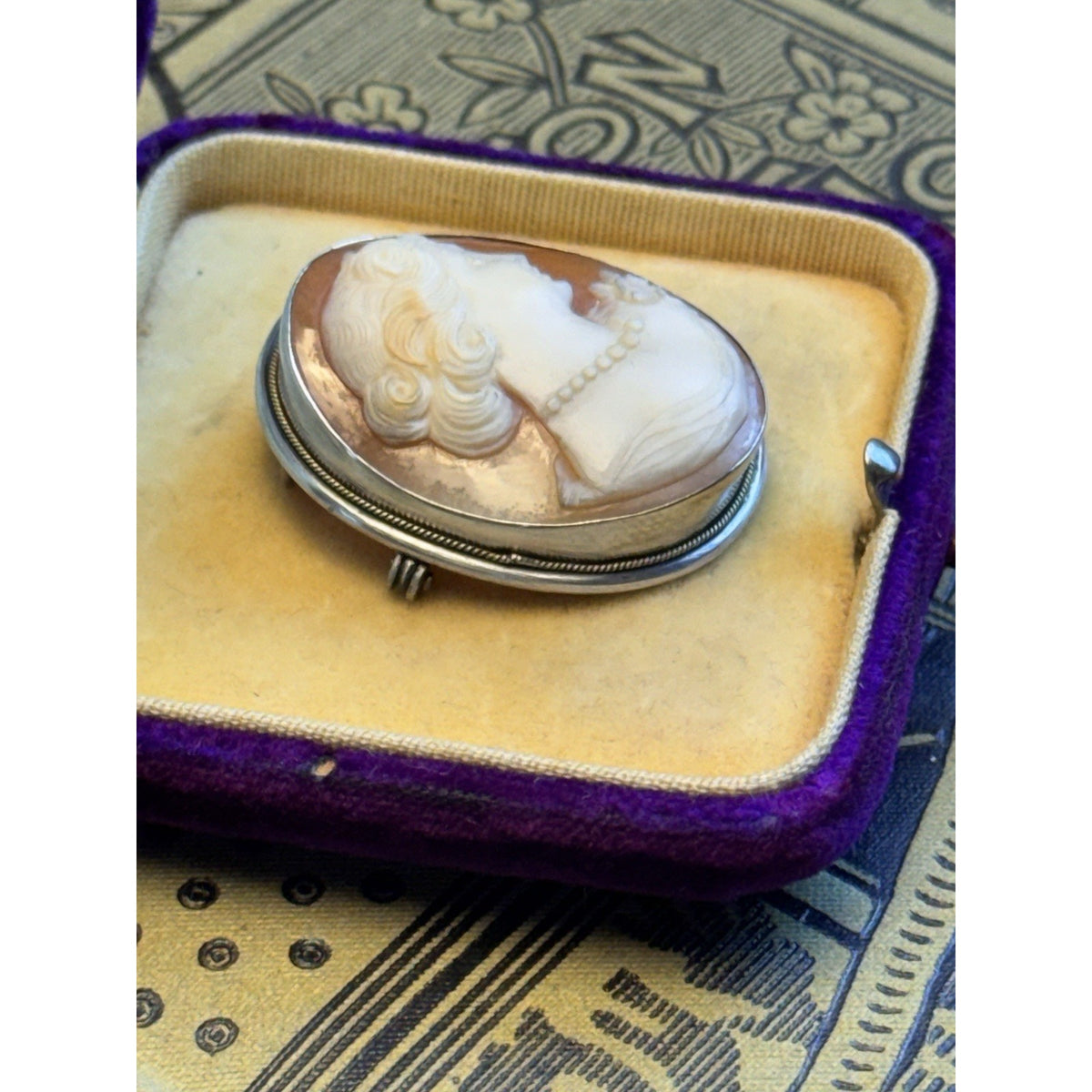Cameo Brooch Pendant 800 Silver Finely Carved Shell Portrait Vintage 1.25” x 1”