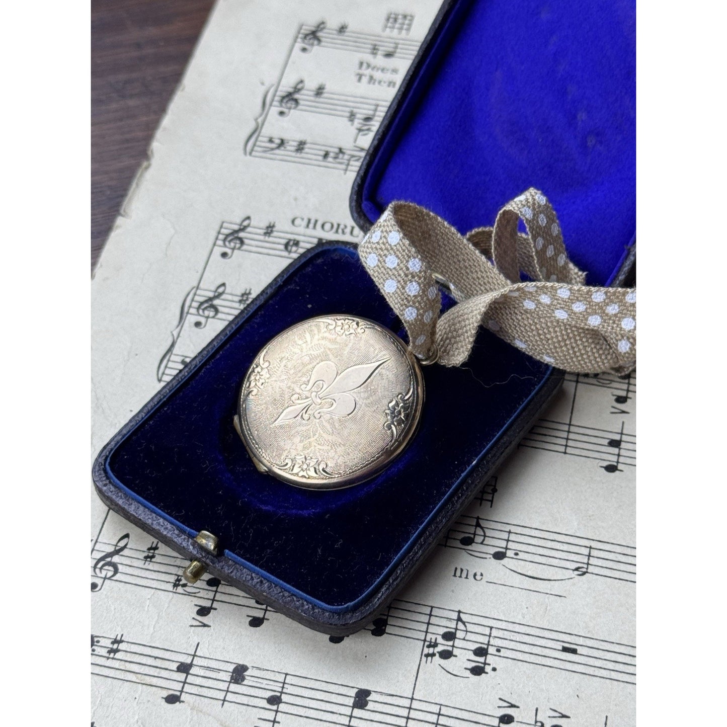 Vintage Gold-Filled Locket Danecraft Fleur-de-Lis 1 3/8”