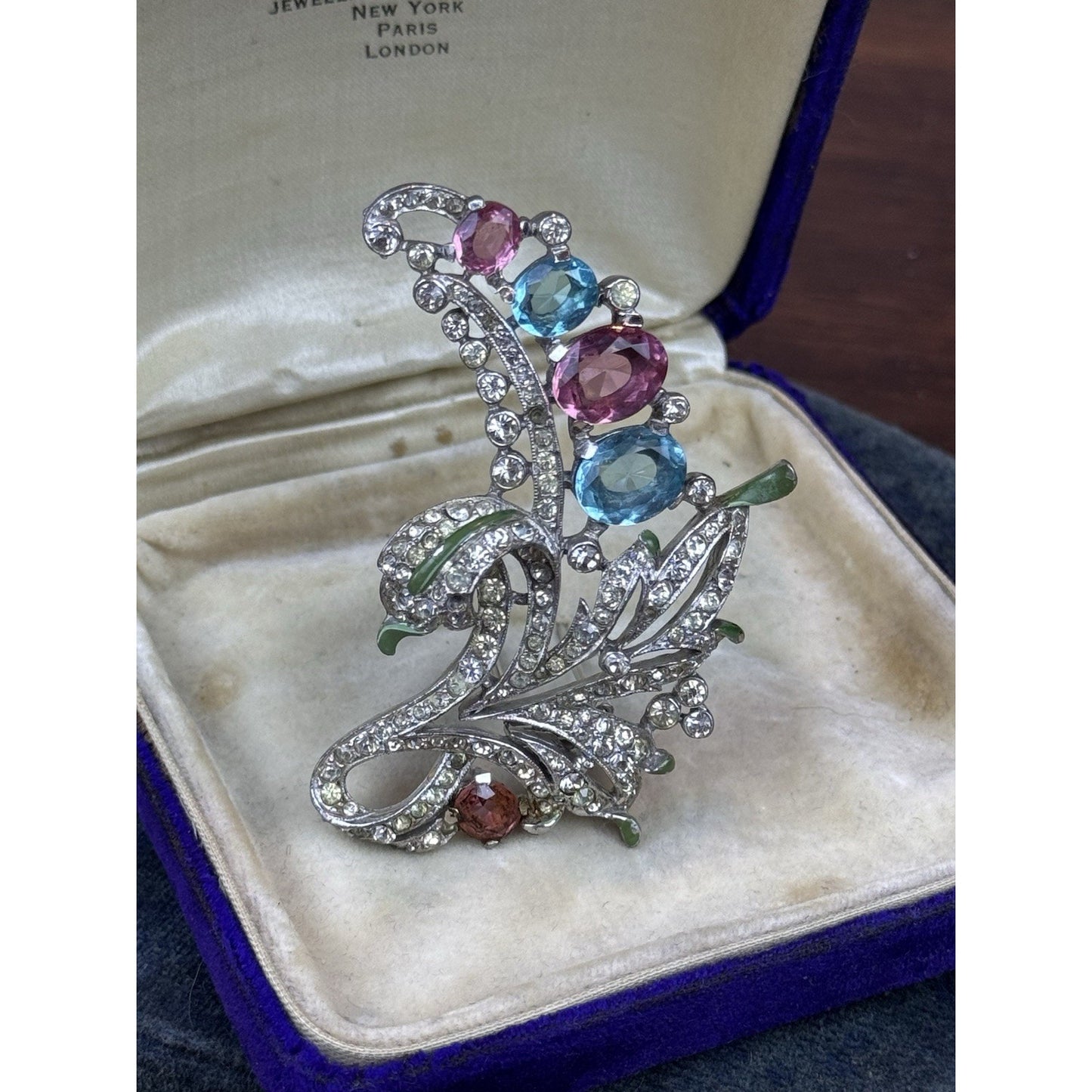 Vintage Crown Trifari Fur Clip Alfred Philippe 1940   Rhinestone