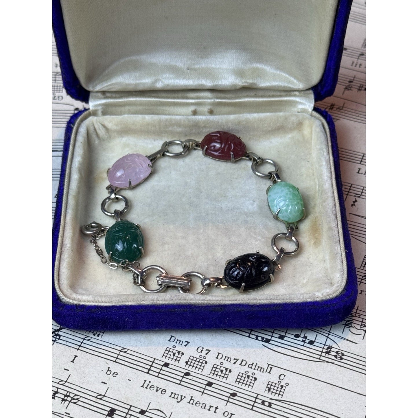 Vintage Silvertone Scarab Bracelet Glass Cabochon Scarabs 7.25” Safety Chain