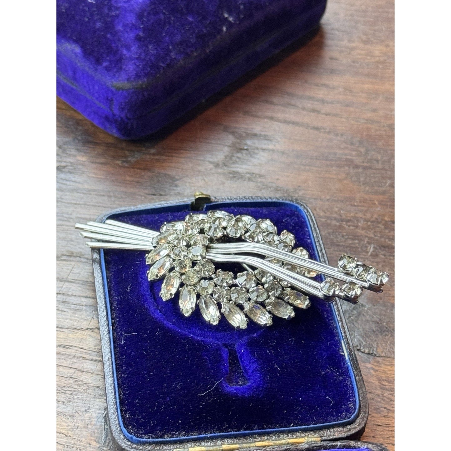 Vintage Brooch Pendant Clear Rhinestone Comet Silvertone 3.25” x 1.5”