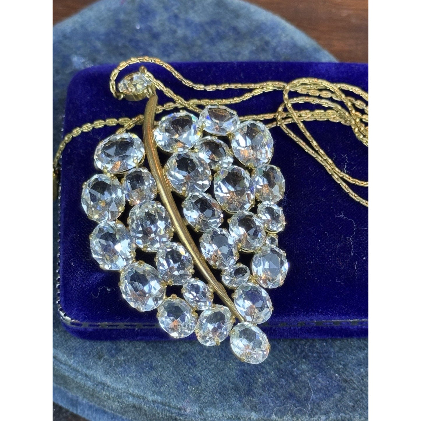 Vintage Czechoslovakia Crystal Necklace Leaf Pendant Clear Rhinestone 24”