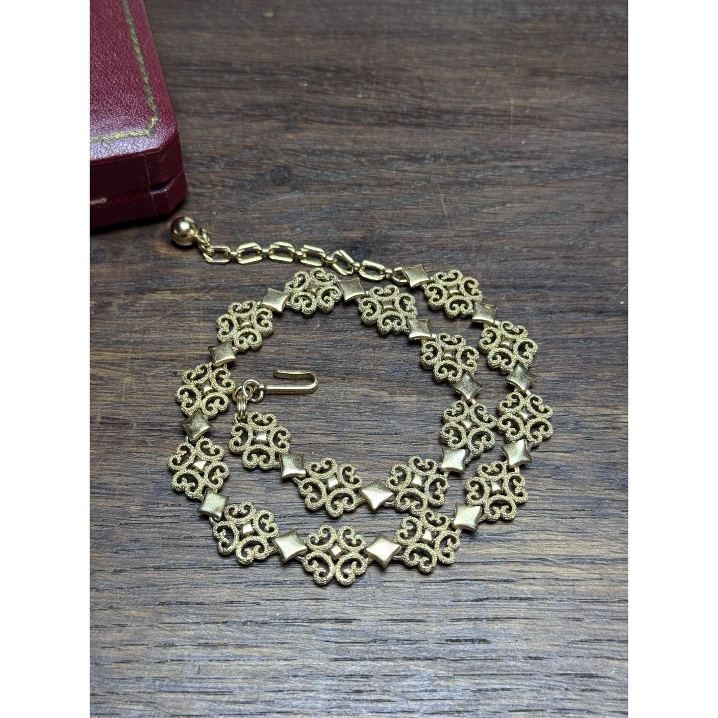 Vintage Avon Precious Pretenders Gold Tone Filigree Lace Choker Necklace 16”