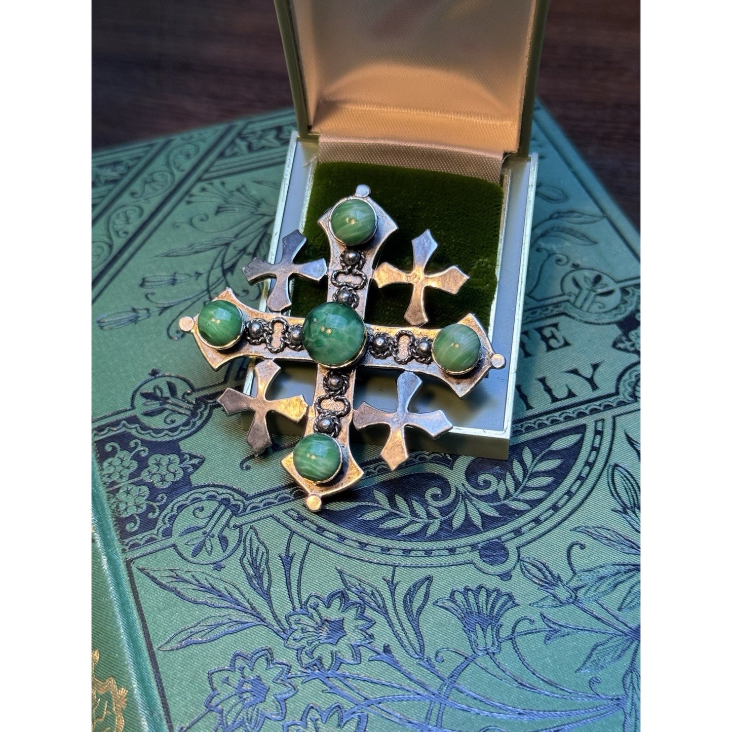 Vintage WEISS Jerusalem Cross Brooch Green Marbled Glass Cabochons Silvertone