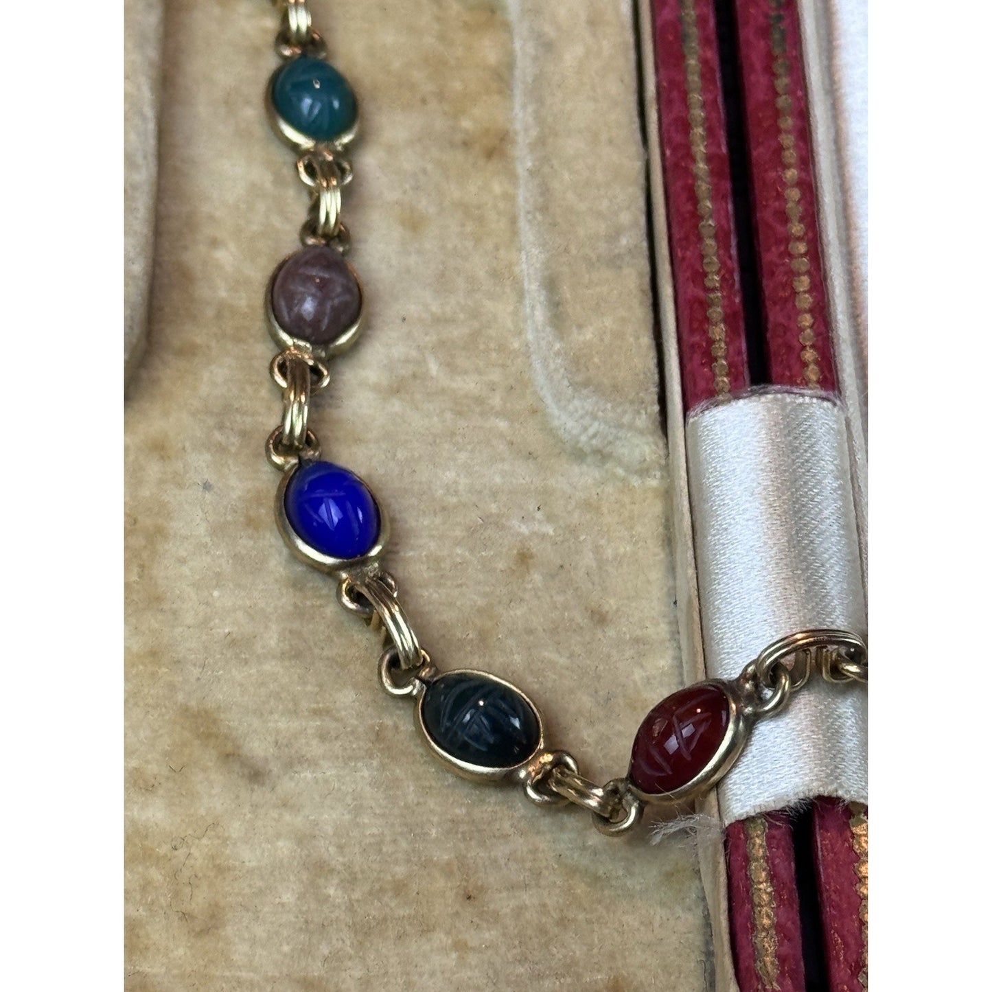 Vintage Gold Filled Scarab Bracelet Carved Stone Gemstone 7” Safety Chain