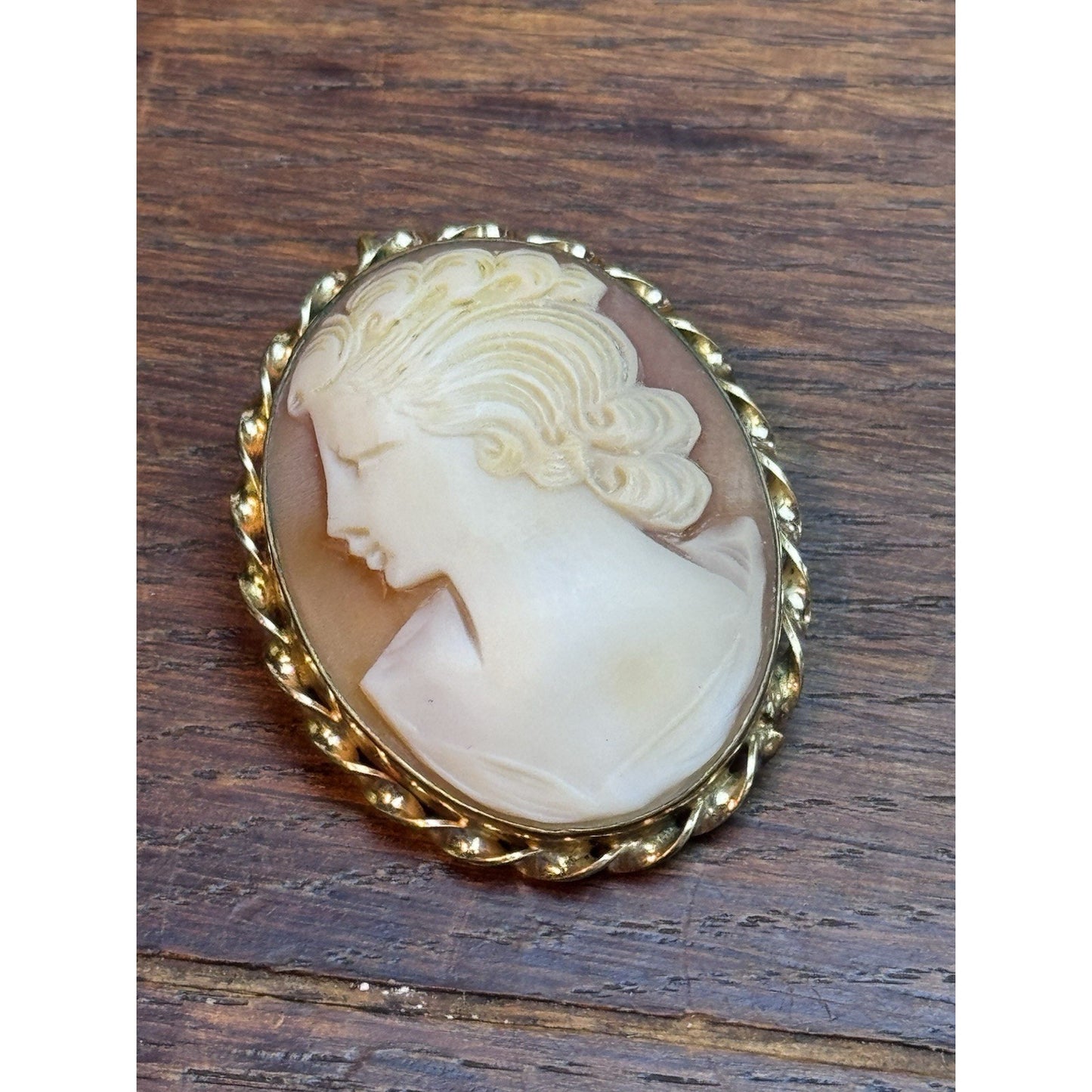 Vintage 12K Gold-Filled Left Facing Carved Shell Cameo Brooch Pendant