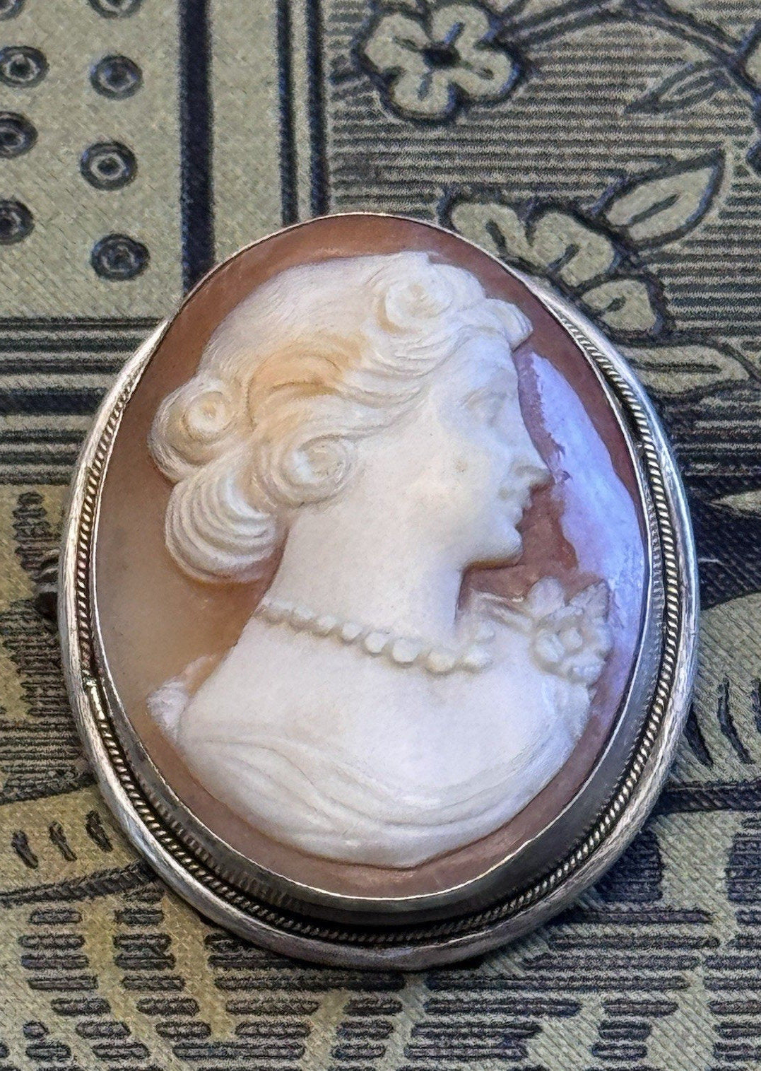 Cameo Brooch Pendant 800 Silver Finely Carved Shell Portrait Vintage 1.25” x 1”