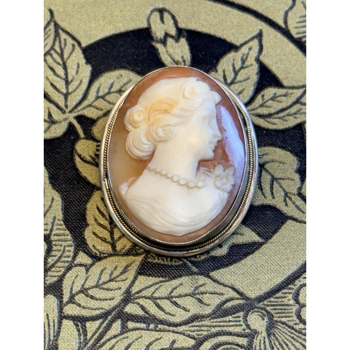 Cameo Brooch Pendant 800 Silver Finely Carved Shell Portrait Vintage 1.25” x 1”