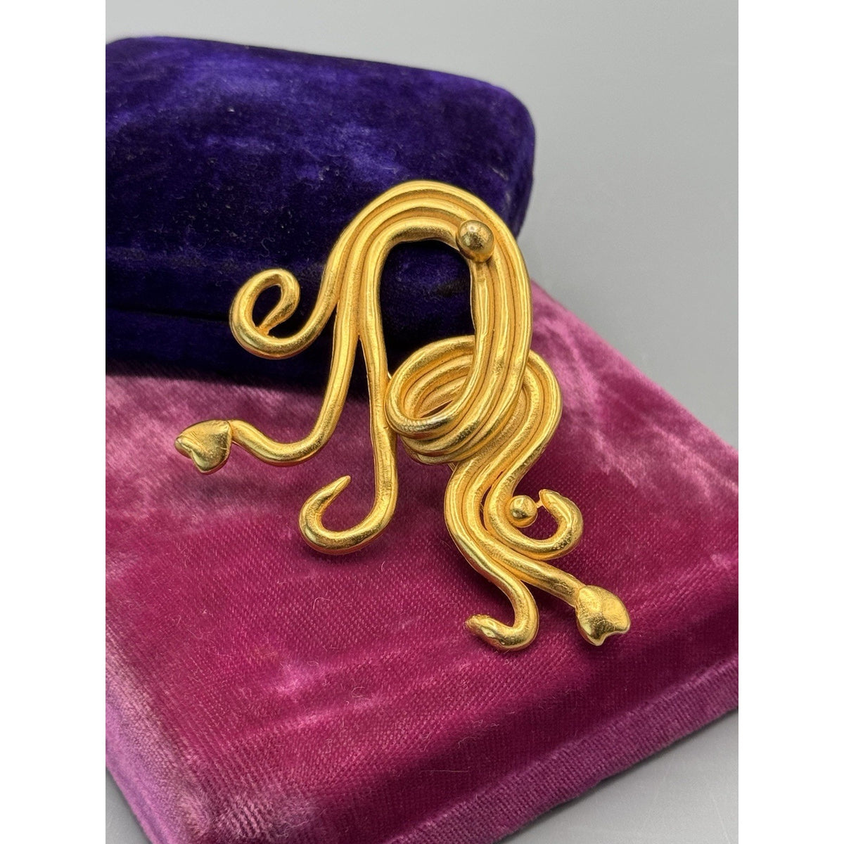 Vintage Brooch Il Était Une Fois Paris Goldtone Abstract Statement 3” x 3”