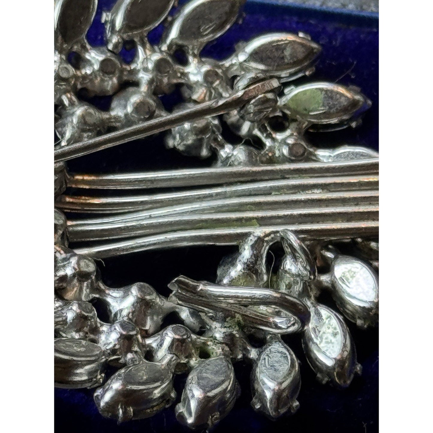 Vintage Brooch Pendant Clear Rhinestone Comet Silvertone 3.25” x 1.5”