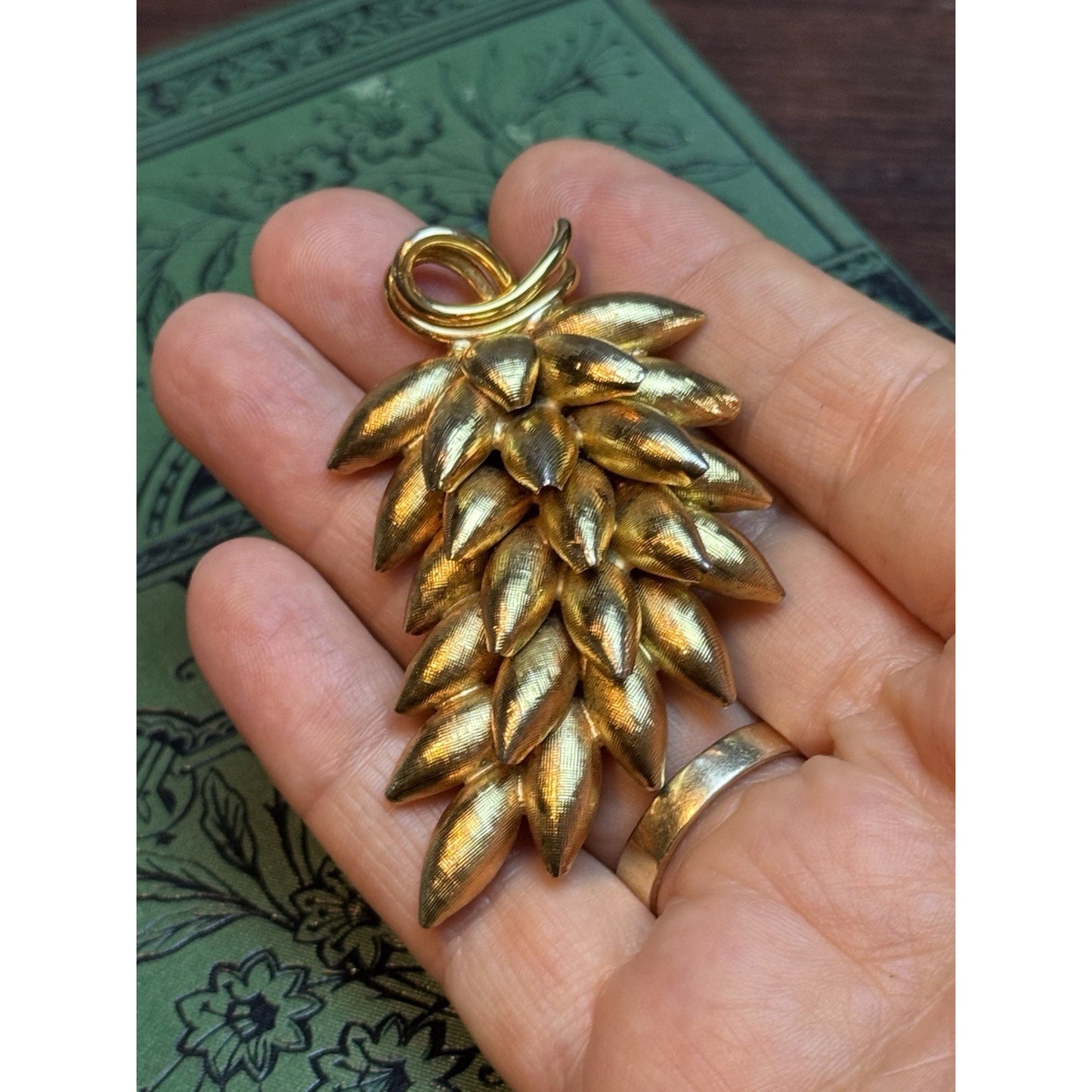 Vintage Brooch Wheat Sheaf Goldtone Statement Piece 2 5/8”