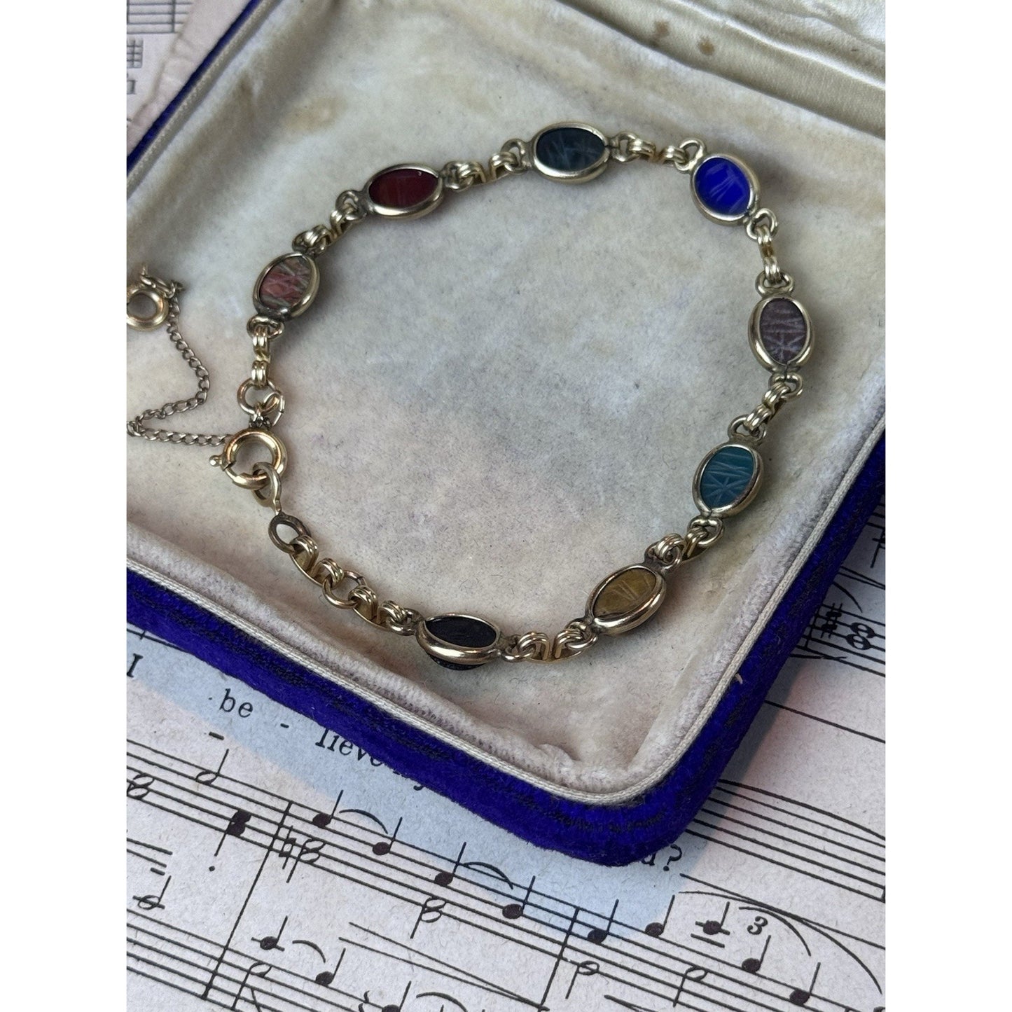Vintage Gold Filled Scarab Bracelet Carved Stone Gemstone 7” Safety Chain