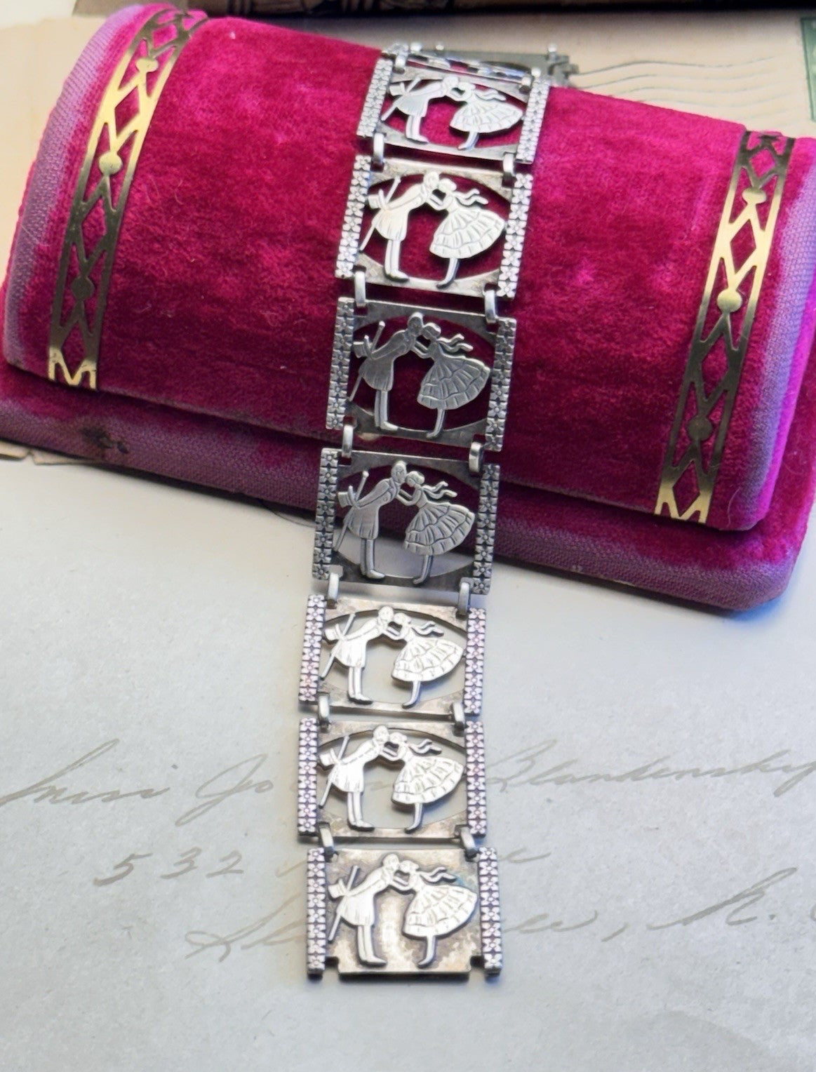 Vintage Sterling Silver Kissing Couple Bracelet Romantic Love Story Panel 6.75”