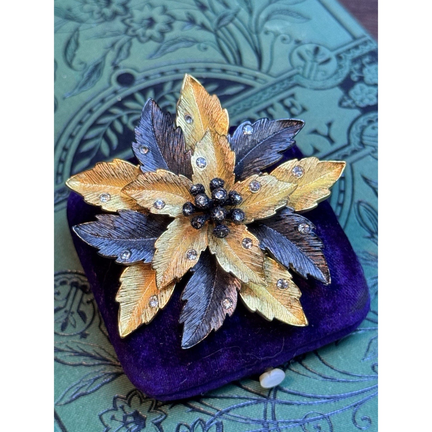 VTG Joan Rivers Brooch Floral Rhinestone Desert Cactus Bloom Burst Flower Sign