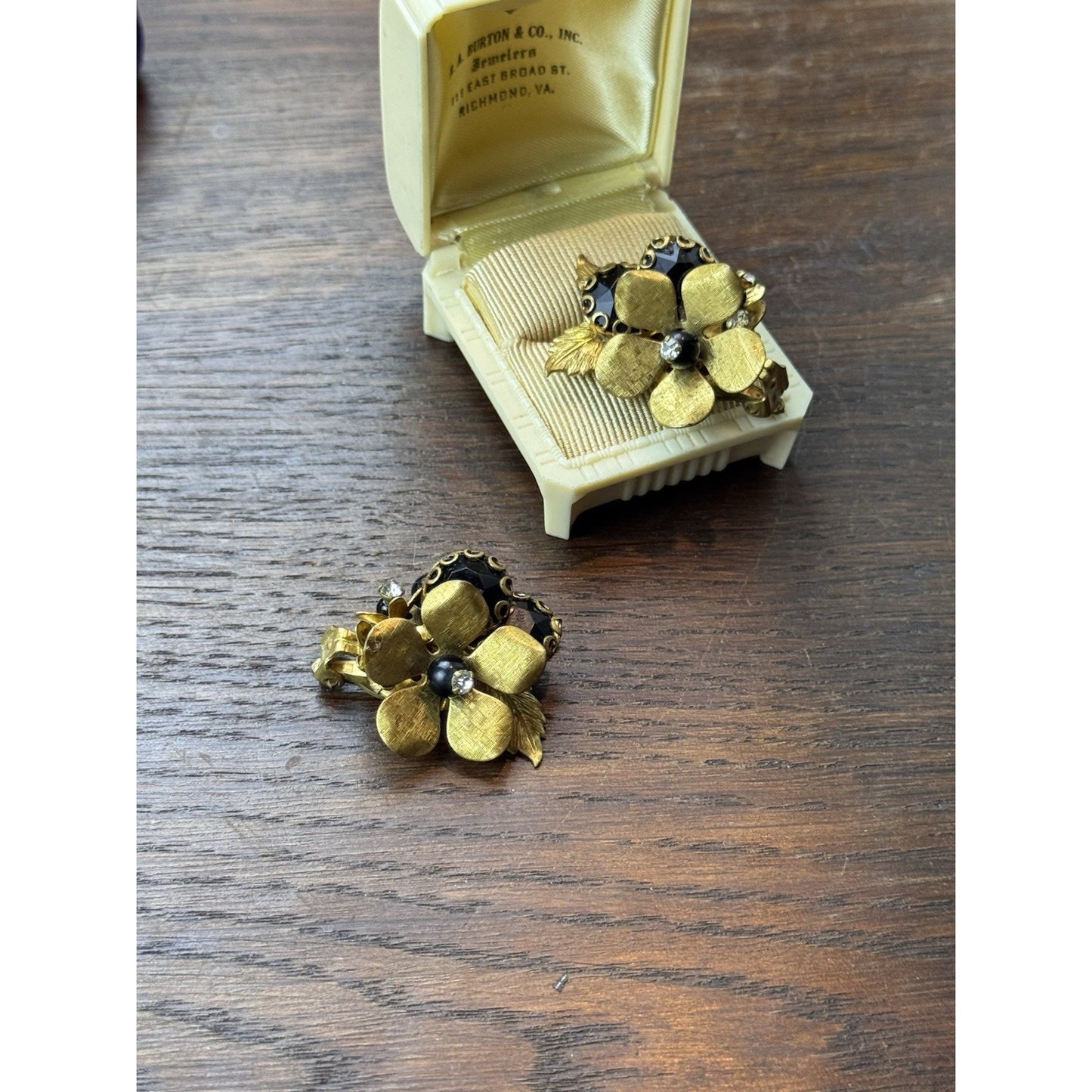 Vintage Black Glass Flower Clip Earrings Goldtone Rhinestone 1.5” x 1”