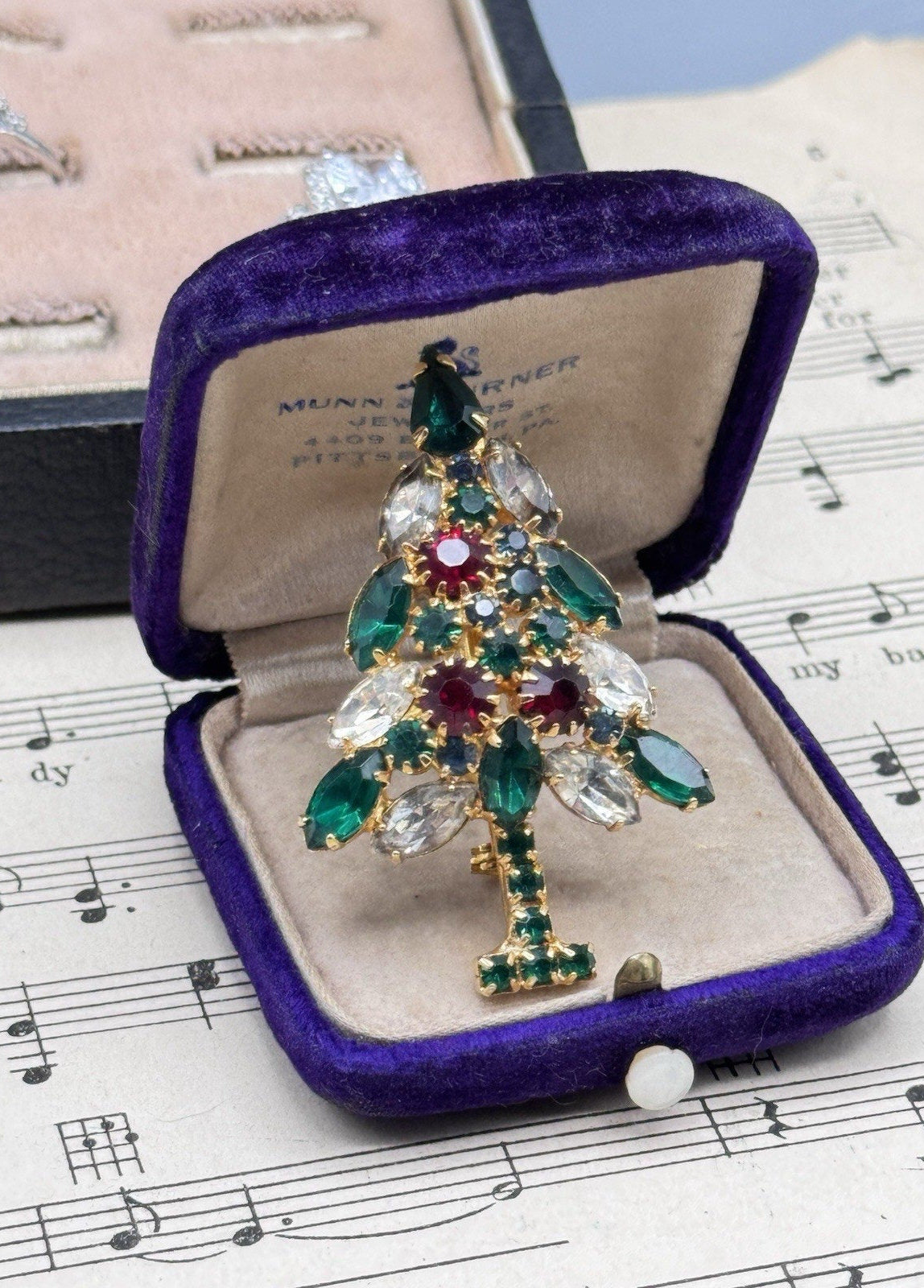Vintage Christmas Tree Brooch Goldtone Red Green Clear Rhinestone Pin 2” Holiday