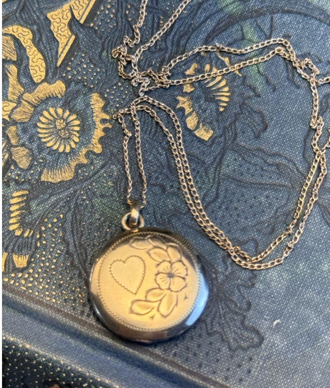 Gold-Filled Round Photo Locket Necklace Floral Heart JOYCE 19”