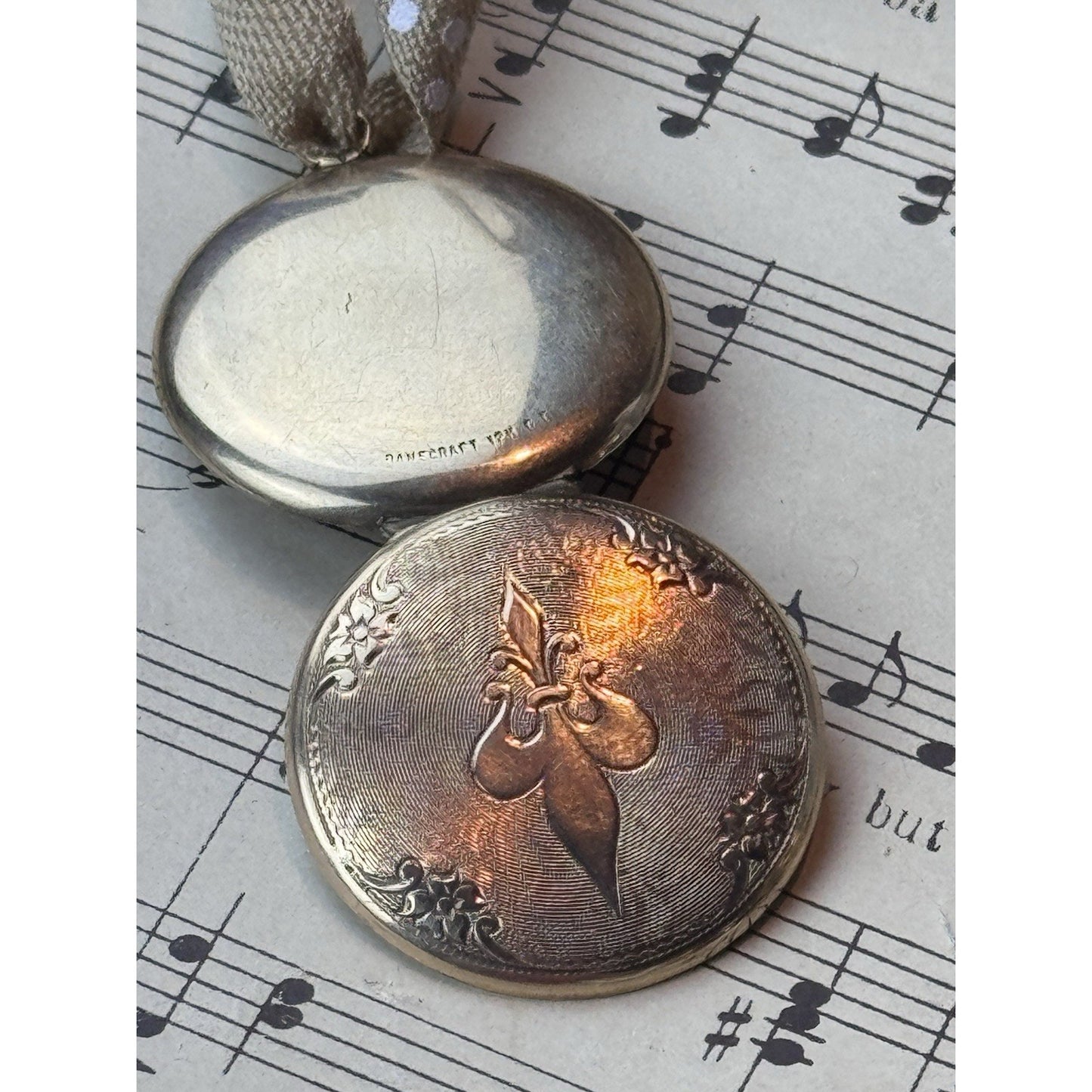 Vintage Gold-Filled Locket Danecraft Fleur-de-Lis 1 3/8”