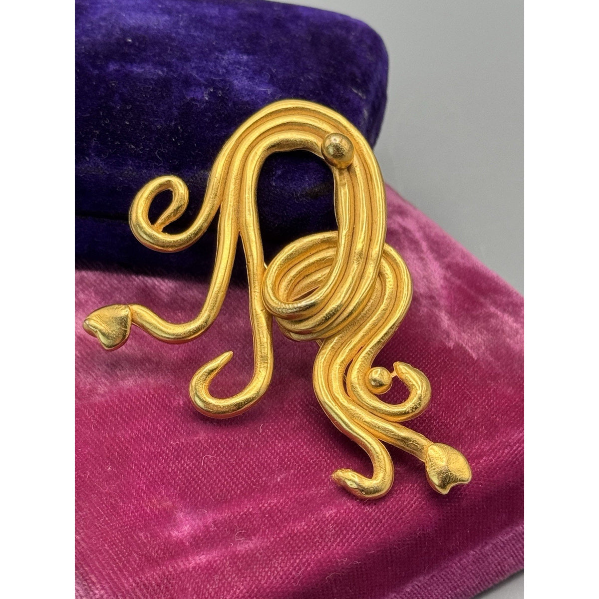 Vintage Brooch Il Était Une Fois Paris Goldtone Abstract Statement 3” x 3”