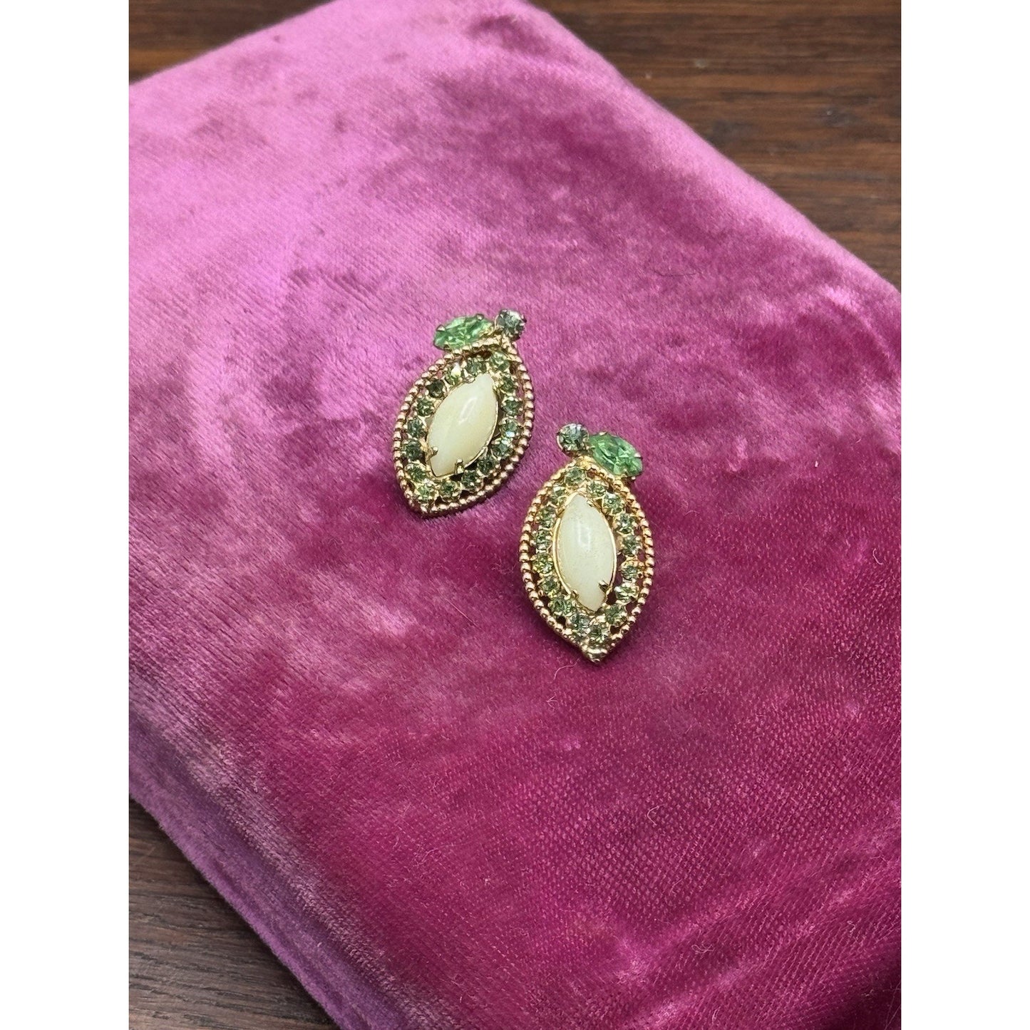 Vintage Weiss Clip On Earrings Green Rhinestone Milk Glass Goldtone 1” x 5/8”