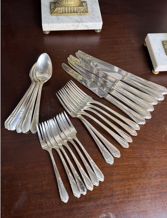 Silver Plate Flatware Set Wm A Rogers Oneida 24 Pc Service For 6 Vintage